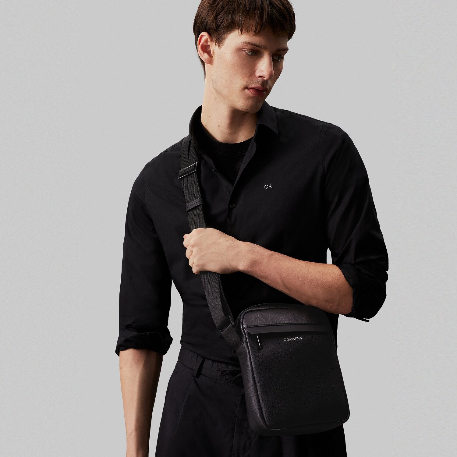 Calvin Klein CK Must Sac à bandoulière 18 cm ck black sur