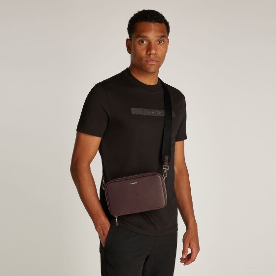 Calvin Klein CK Sleek Sac à bandoulière 23 cm