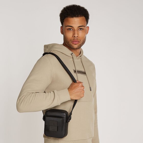 Calvin Klein Iconic Plaque Mini sac à bandoulière 13 cm