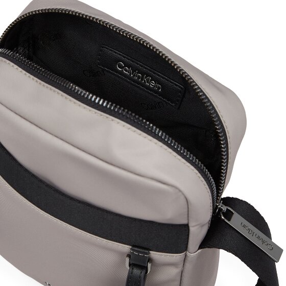Calvin Klein CK Est. Mini sac à bandoulière 17 cm