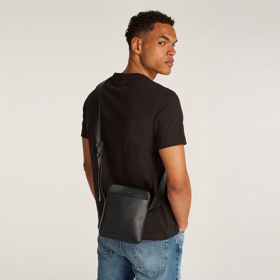 Calvin Klein CK Refined Mini sac à bandoulière 17 cm